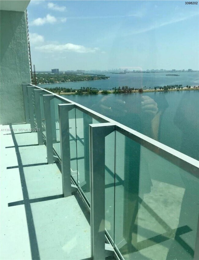 Foto del edificio - 2900 NE 7th Ave