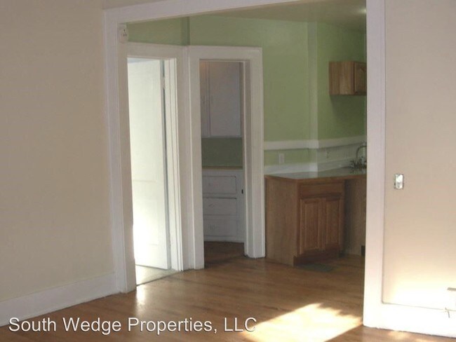 Building Photo - 213-221 East Ridge Road