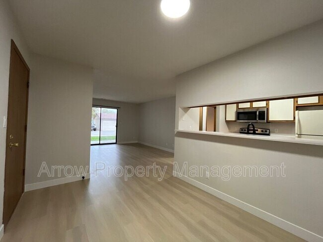 Foto del edificio - 2340 N 44th St