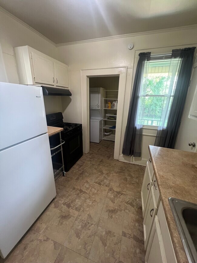 Foto del edificio - 717 W 35th St