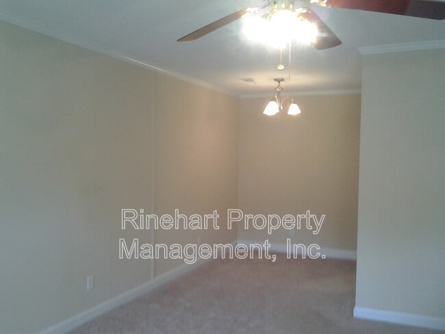 Building Photo - 1110 Chandler Dr