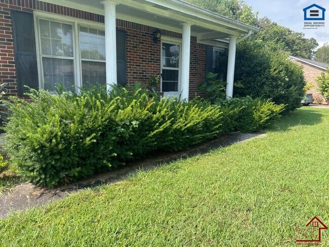 Building Photo - 1535 Bilbrey Park Dr