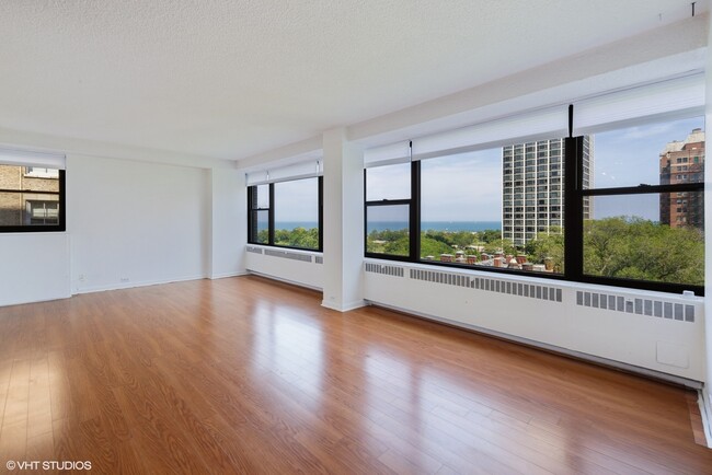 Foto del edificio - 1540 N State Pkwy