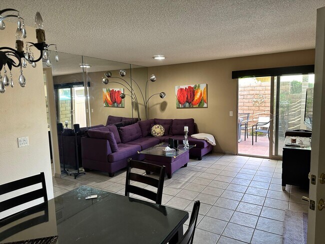 Building Photo - 3101 Sunflower Loop N