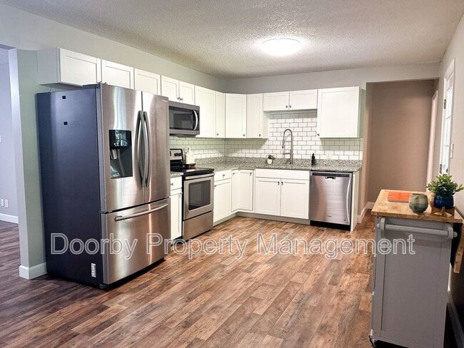 Foto del edificio - 3629 Thrushwood Dr