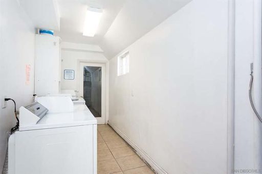 Foto del edificio - San Diego City Heights Upstairs Condo Two Weeks FREE in Beautiful Gated Complex- Available Now