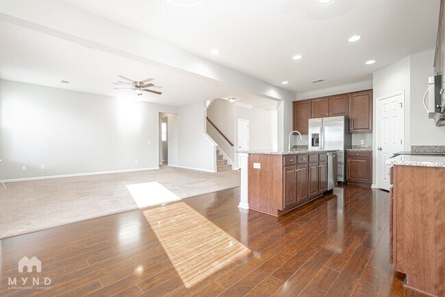 Foto del edificio - 407 Forest Hills Rd