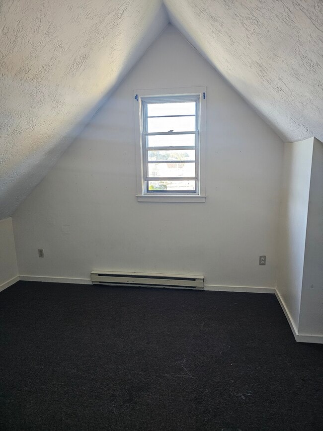 Building Photo - 308 Hollis St