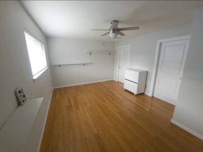 Foto del edificio - 3600 Janlyn Ln