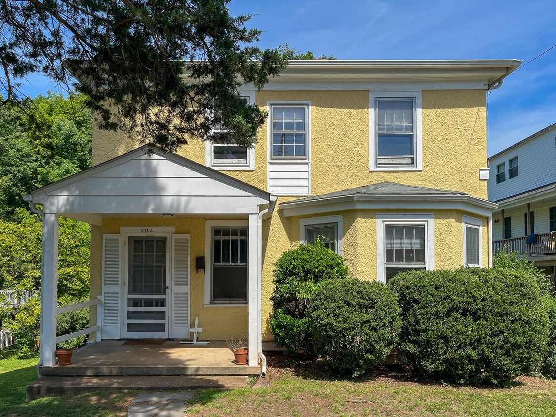 Photo - 2104 Hill Street