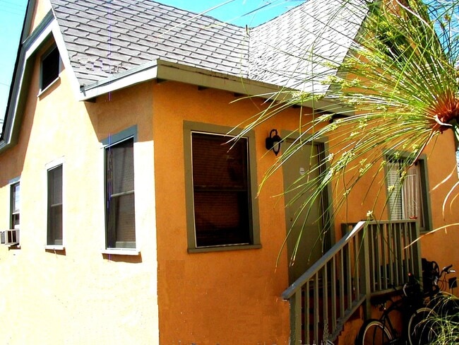 Building Photo - 1709 S Bonnie Brae St