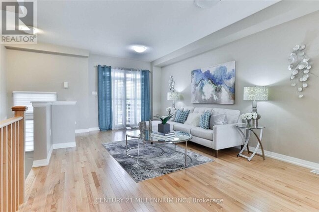 Building Photo - 496 Rossland Rd W