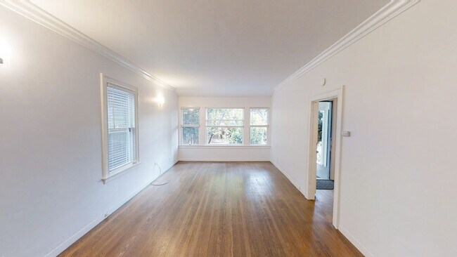 Building Photo - 305 Melville Ave