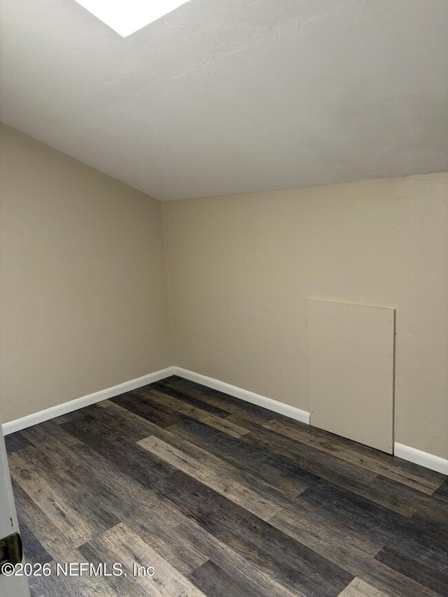 Building Photo - 1225 Songbird Ln