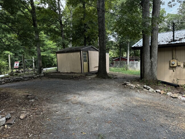 Foto del edificio - 762 Possum Hollow Trail