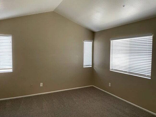 Building Photo - 11485 Millpond Rd