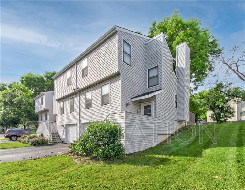 8657 W 108th Pl, Overland Park, KS 66210 Townhome Rentals in Overland