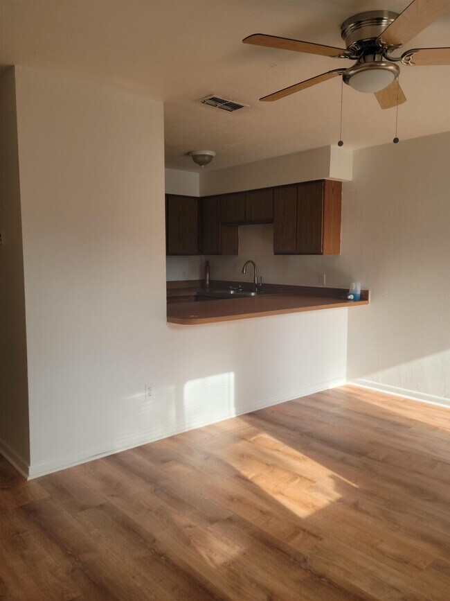 Foto del edificio - 2605 Dobbs Rd