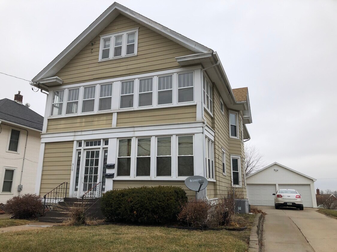 510 S Grandview Ave Unit 2, Dubuque, IA 52003 Apartments in Dubuque