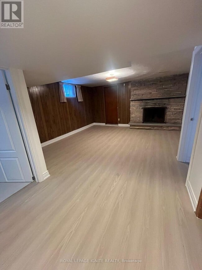 Photo du bâtiment - 6 Kingsdown Dr