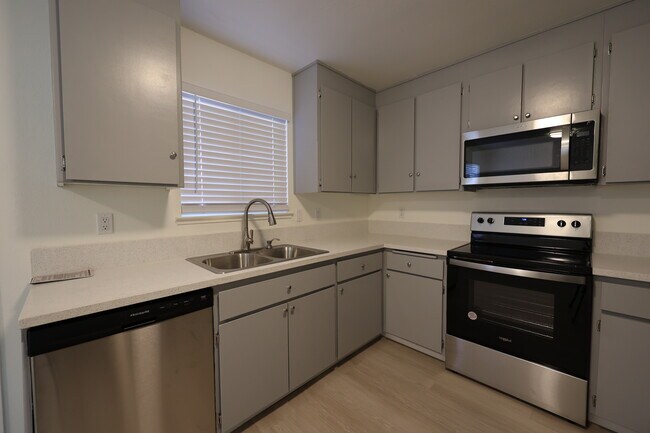 Foto del edificio - 761 Almond St