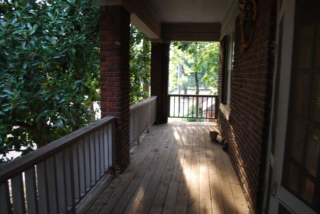 Photo - 1860/1862 Court Avenue Apartment