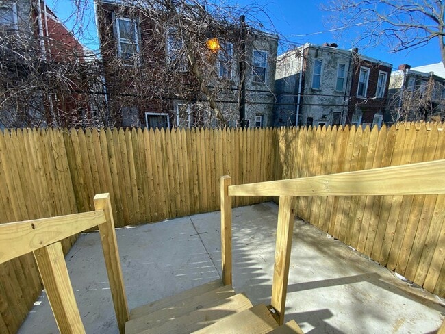 Building Photo - 5404 Delancey St