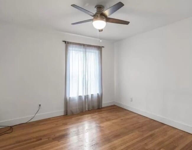 Building Photo - 2023 Oakview Road #213