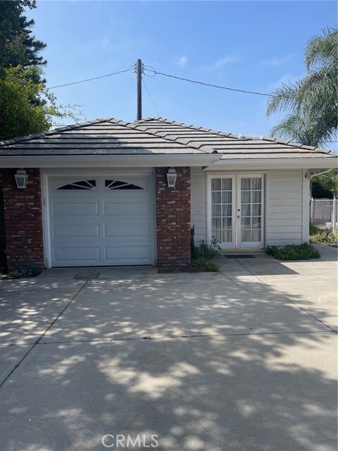 Primary Photo - 422 E Camino Real Ave
