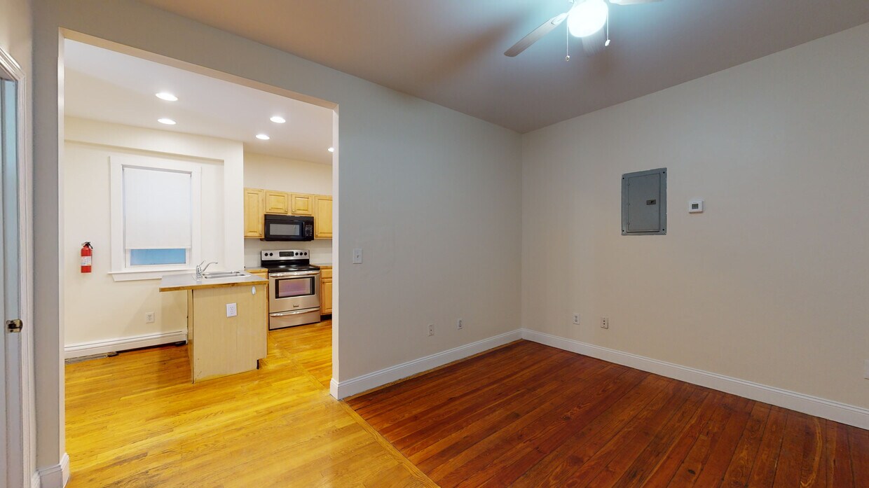 Primary Photo - 17 Linden St