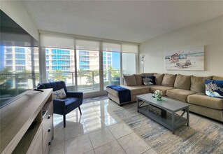 Building Photo - 3505 S Ocean Dr