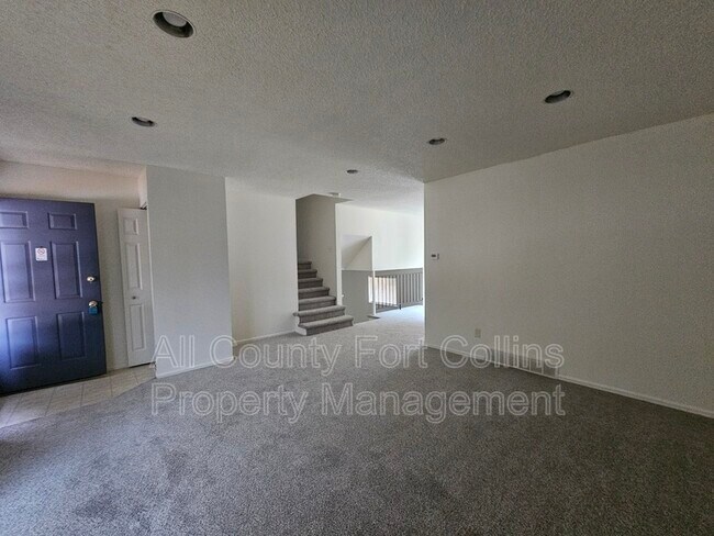 Foto del edificio - 4406 Hummingbird Dr