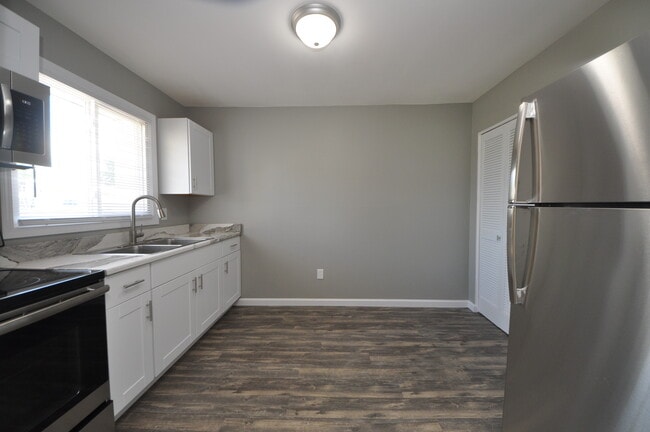 Building Photo - Bennington Place