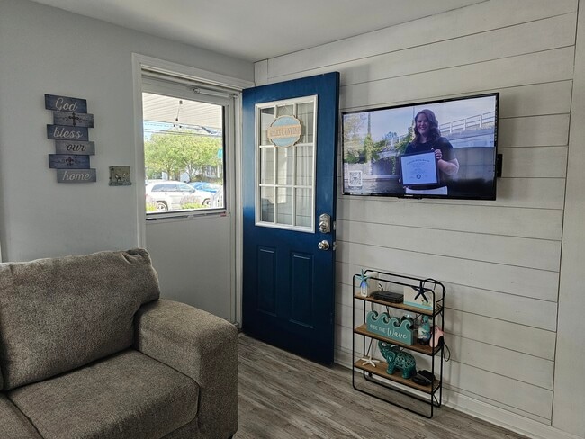 Building Photo - 52 Wesley Rd