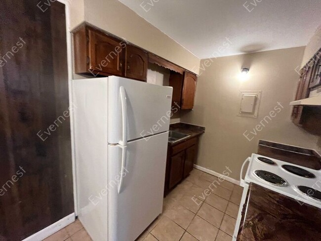 Foto del edificio - 925 Shallowford Rd