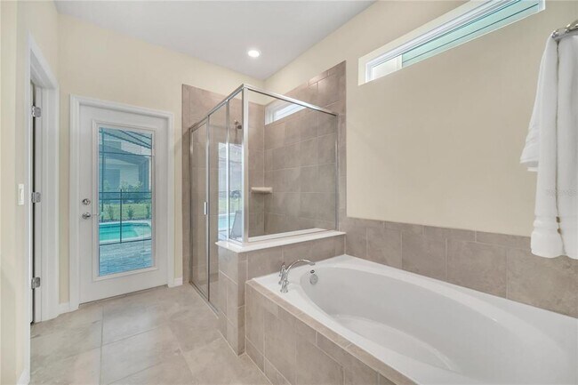 Building Photo - 7196 Oakmoss Loop