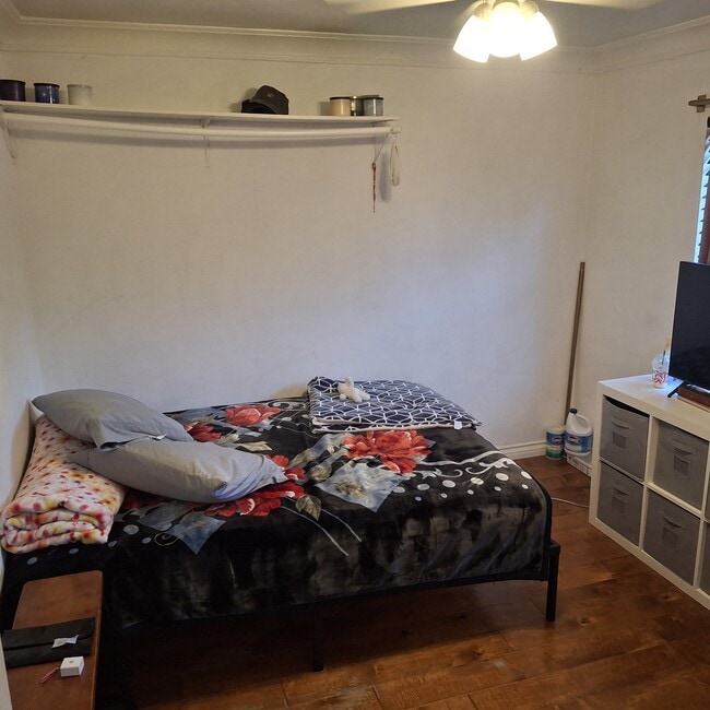 Building Photo - 450 Converse Ave