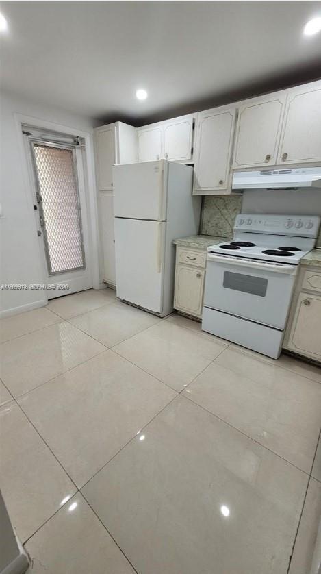 Foto del edificio - 445 NE 195th St