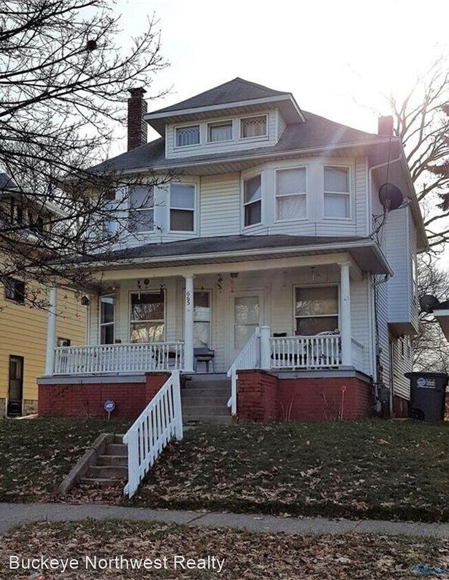 Primary Photo - 3 br, 1 bath House - 665 Collins St