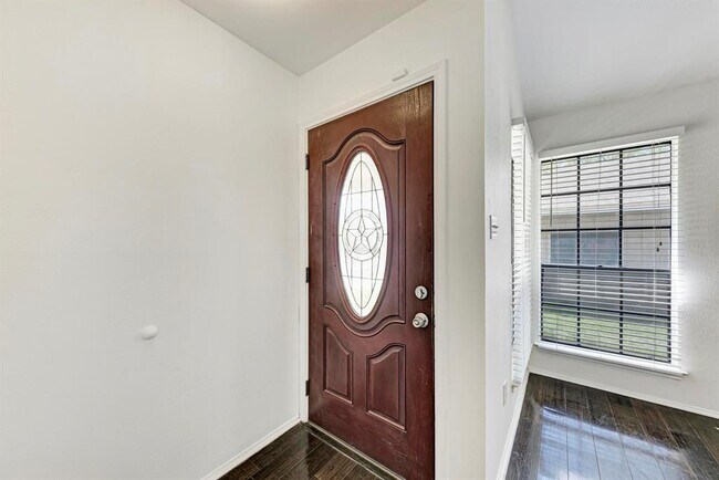Building Photo - 8610 Croydon Loop