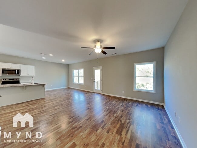 Building Photo - 389 Springwater Wy