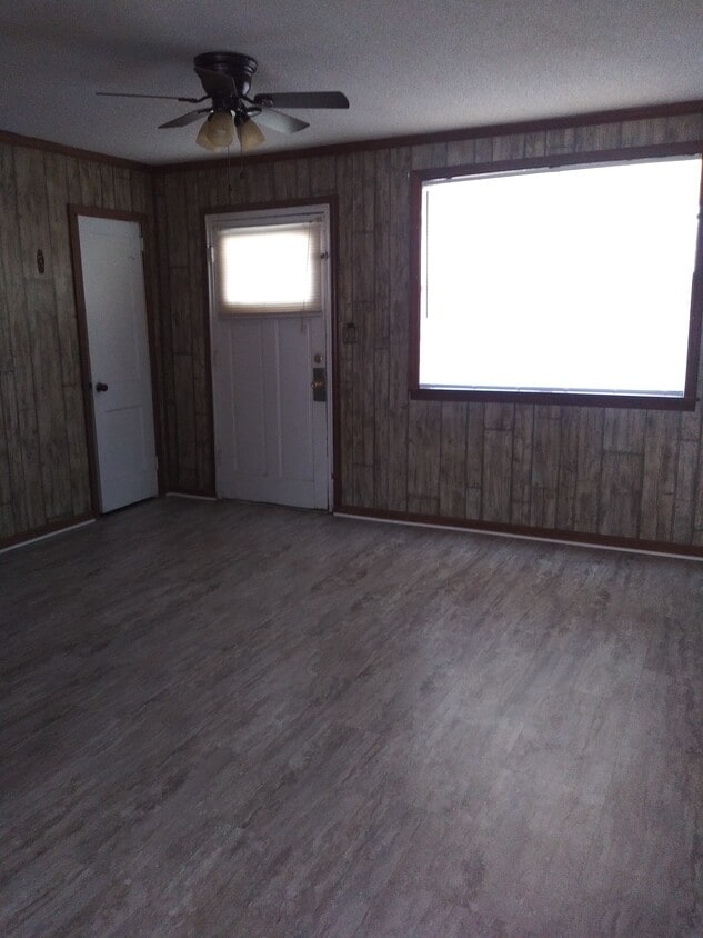 320 Old Leefield Rd Unit 4, Brooklet, GA 30415 Apartments in Brooklet