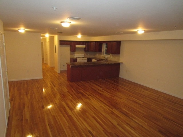 Building Photo - 140 Manchester Pl
