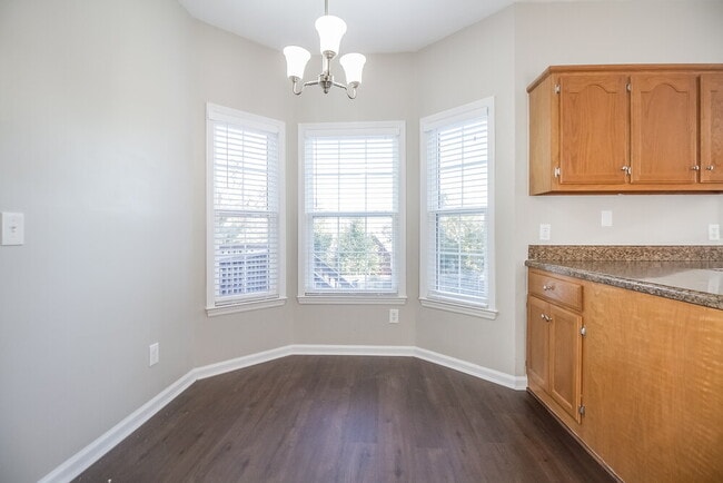 Building Photo - 128 Cedar Forest Dr