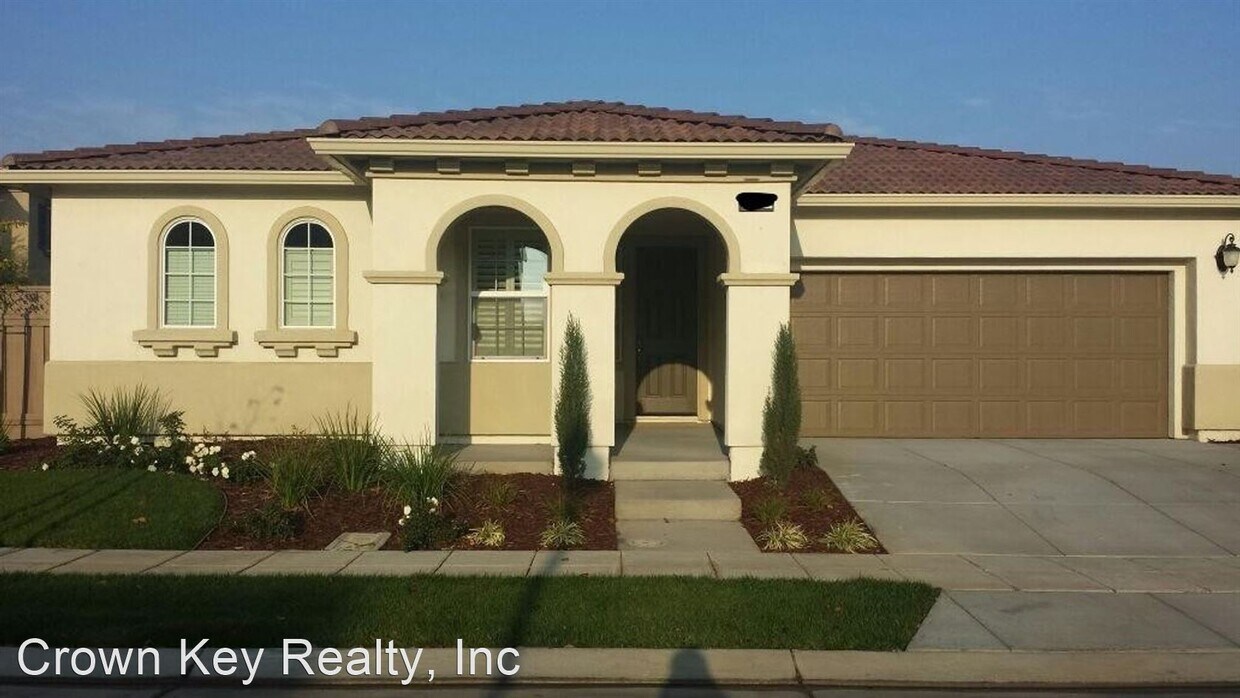 Primary Photo - 4 br, 3 bath House - 855 N Mondello Drive