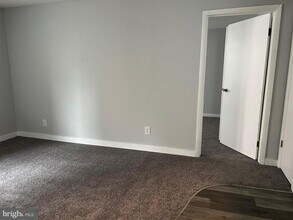 Building Photo - 308 South St