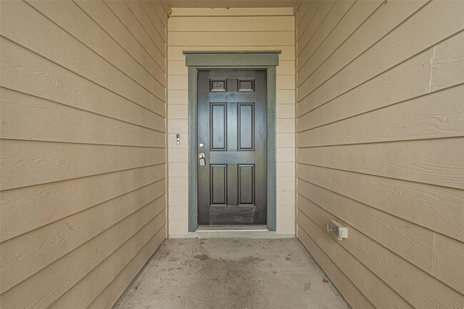 Building Photo - 1025 Banyon Tree Ln