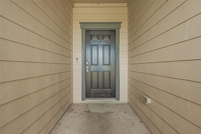 Foto del edificio - 1025 Banyon Tree Ln