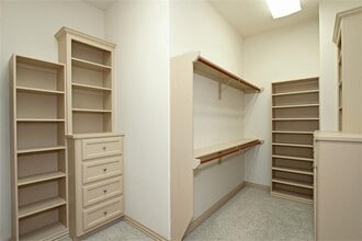 Building Photo - 622 Bomar St