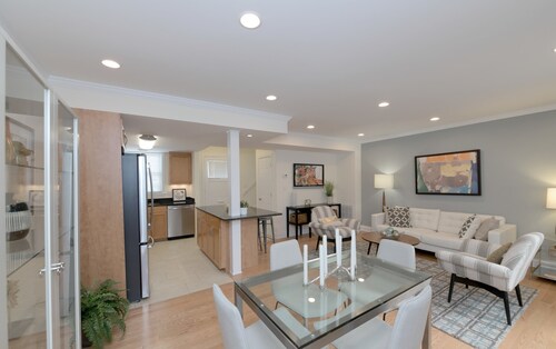 Building Photo - 7 Gerry Rd